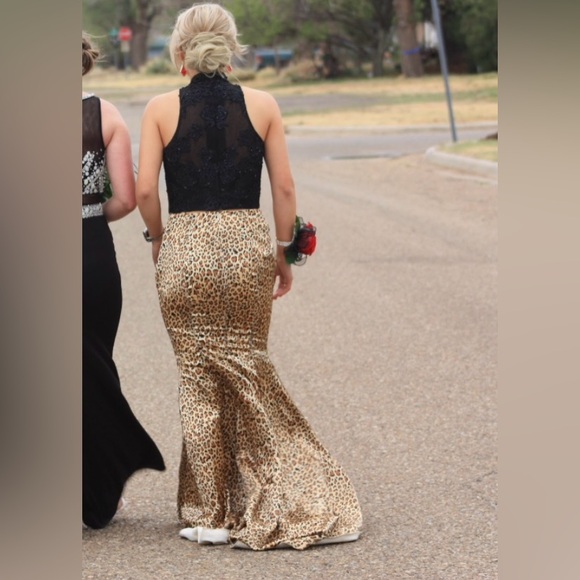 High Collar Exposed Leopard Pattern Mermaid
Gown. Worn once! - Picture 3 of 8